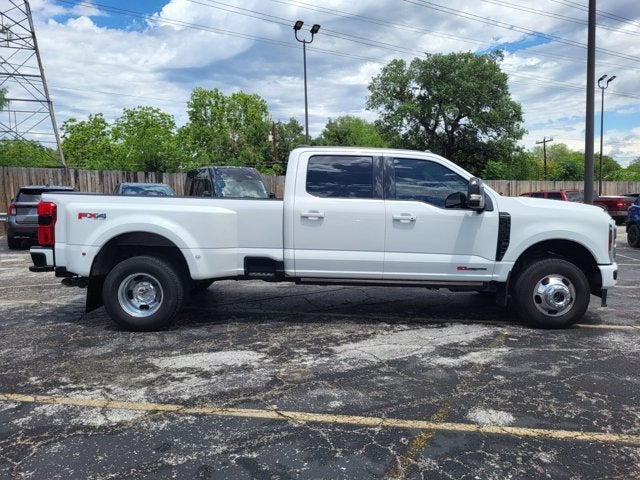 2025 Ford Super Duty F-350 DRW Platinum