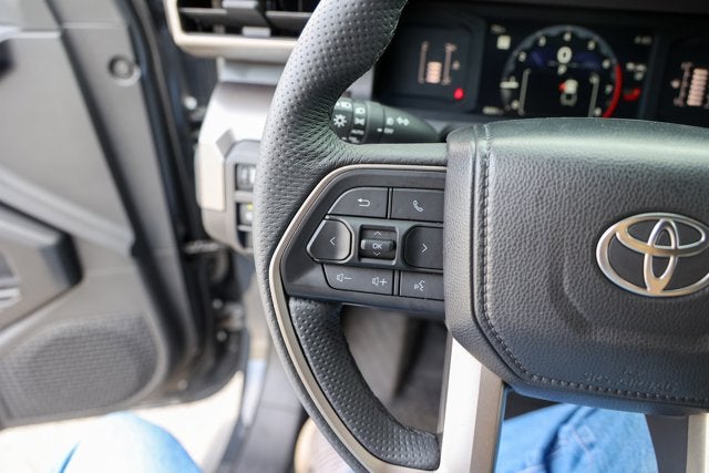 2025 Toyota Tacoma 4WD SR5