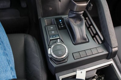 2025 Toyota Tacoma 4WD SR5