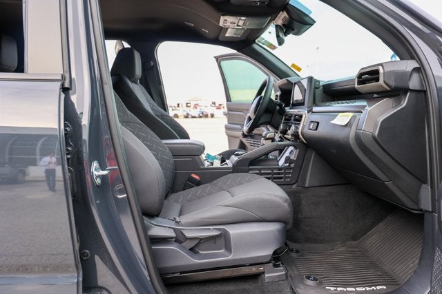 2025 Toyota Tacoma 4WD SR5
