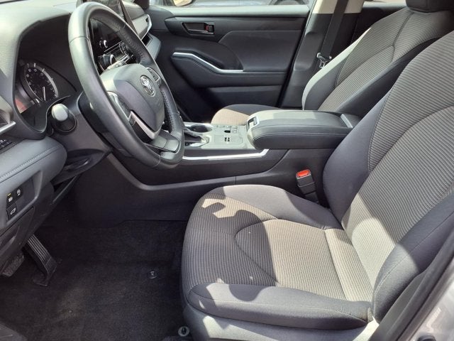 2025 Toyota Highlander LE