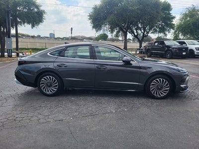 2025 Hyundai SONATA HYBRID SEL