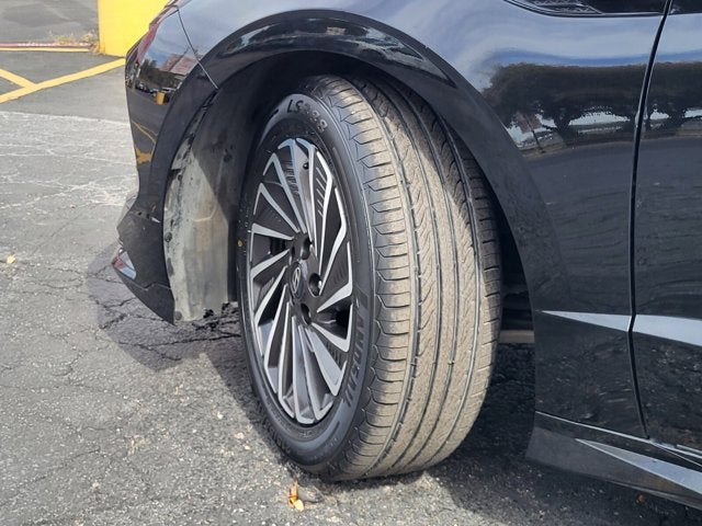 2025 Hyundai SONATA HYBRID SEL