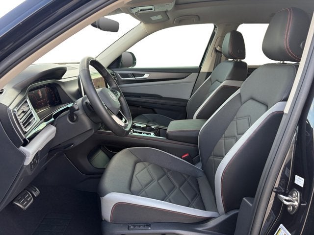2024 Volkswagen Atlas 2.0T Peak Edition SEL