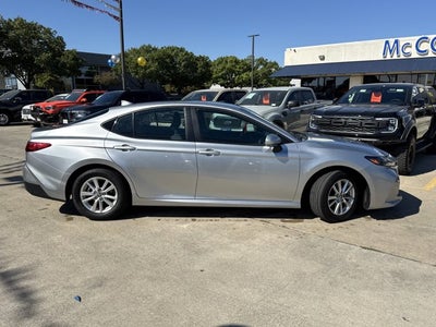 2025 Toyota Camry LE