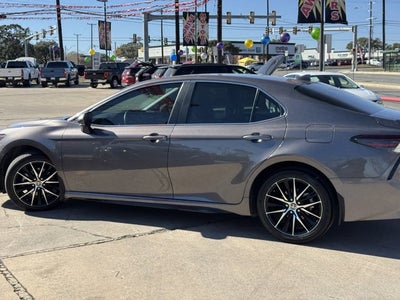 2022 Toyota Camry SE
