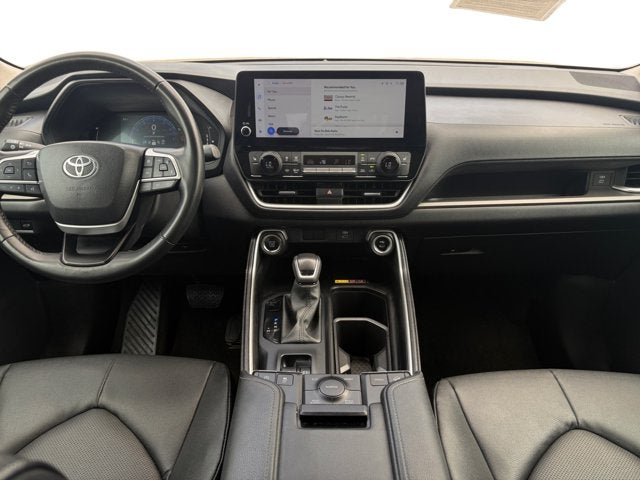 2025 Toyota Grand Highlander LE