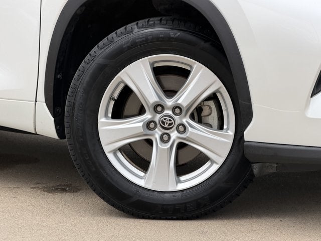 2025 Toyota Highlander LE