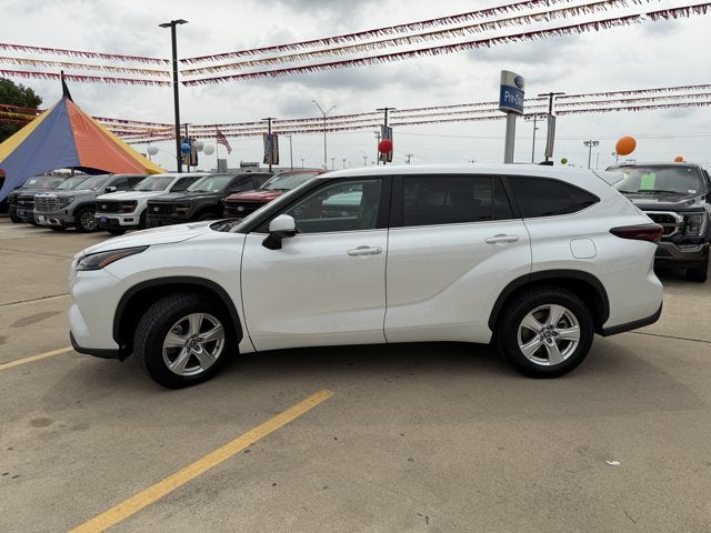 2025 Toyota Highlander LE