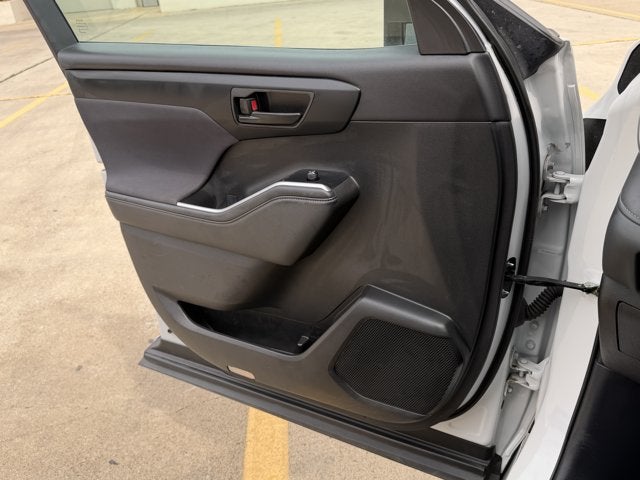 2025 Toyota Highlander LE