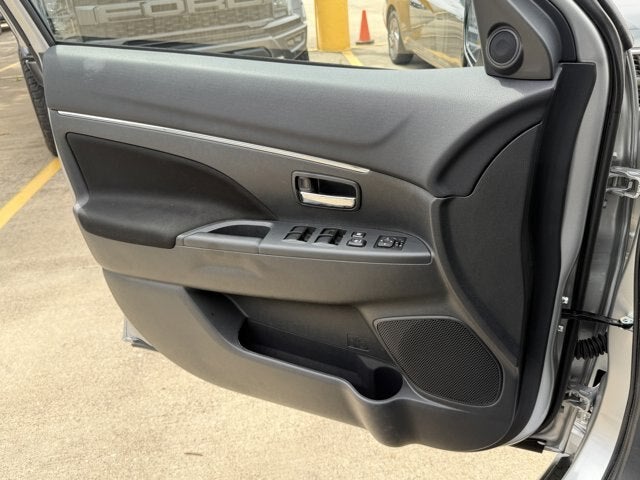 2025 Mitsubishi Outlander Sport LE