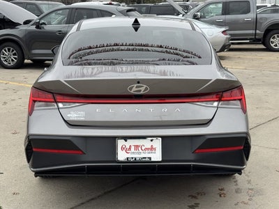 2024 Hyundai ELANTRA SEL