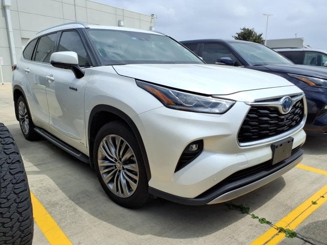 2021 Toyota Highlander Hybrid Platinum