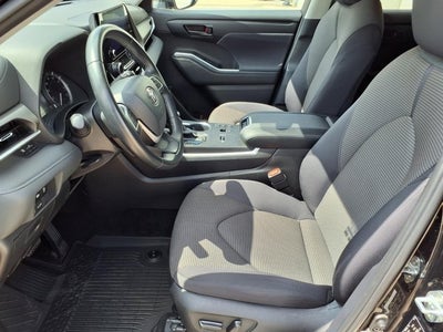 2025 Toyota Highlander LE