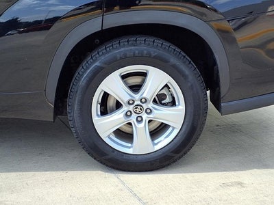 2025 Toyota Highlander LE