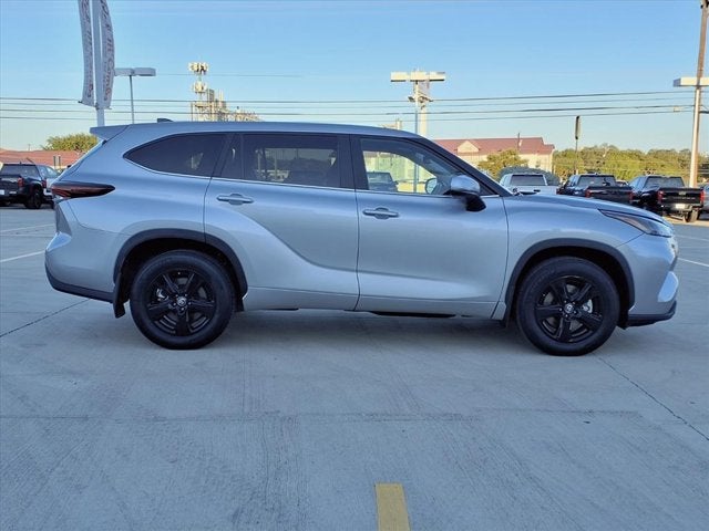 2024 Toyota Highlander LE