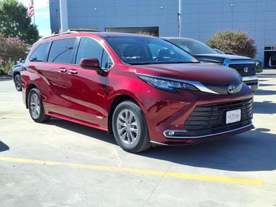 2021 Toyota Sienna XLE
