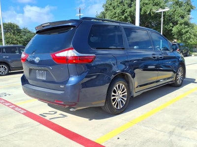 2019 Toyota Sienna XLE