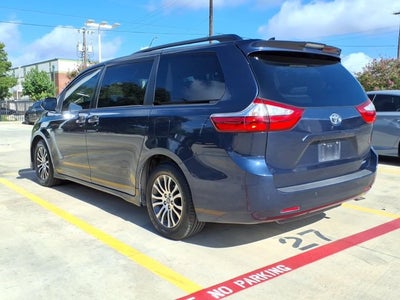 2019 Toyota Sienna XLE