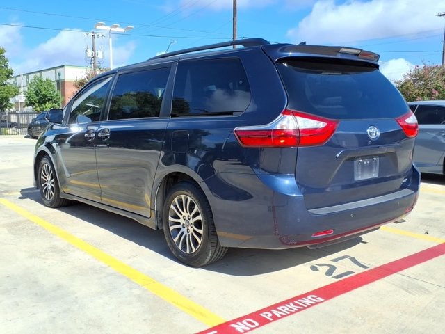 2019 Toyota Sienna XLE