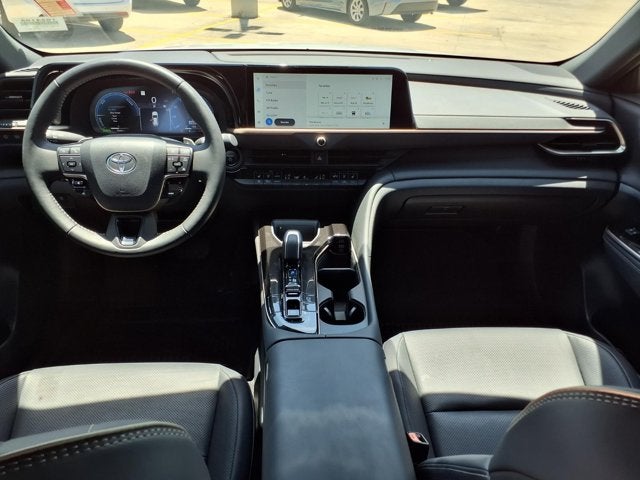 2025 Toyota Crown Signia XLE