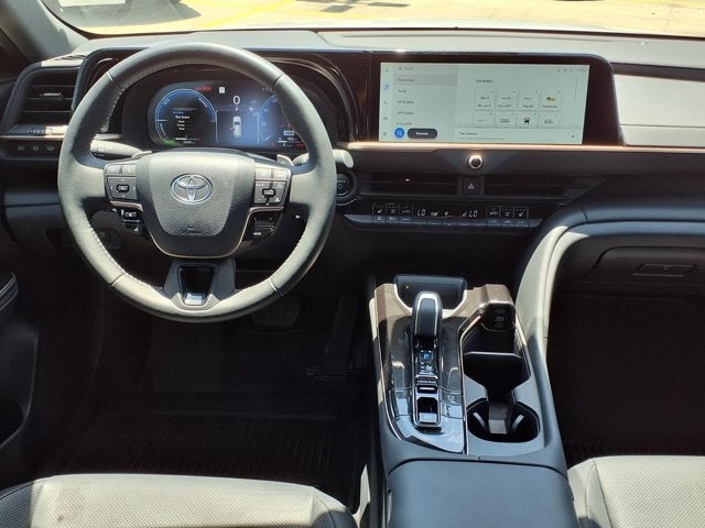 2025 Toyota Crown Signia XLE