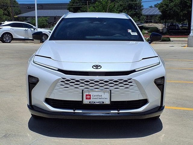 2025 Toyota Crown Signia XLE