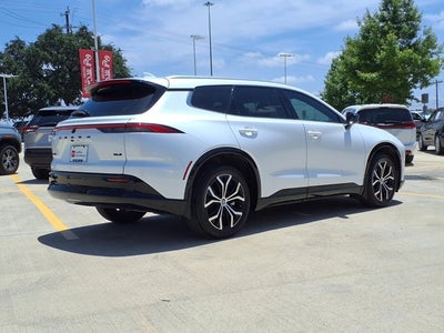 2025 Toyota Crown Signia XLE