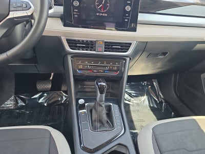 2025 Volkswagen Taos SE
