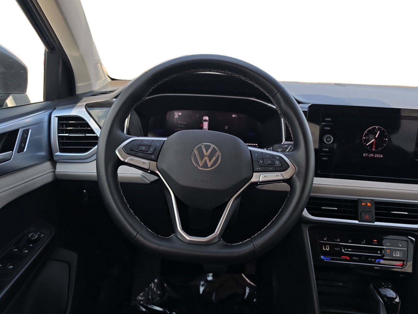 2025 Volkswagen Taos SE