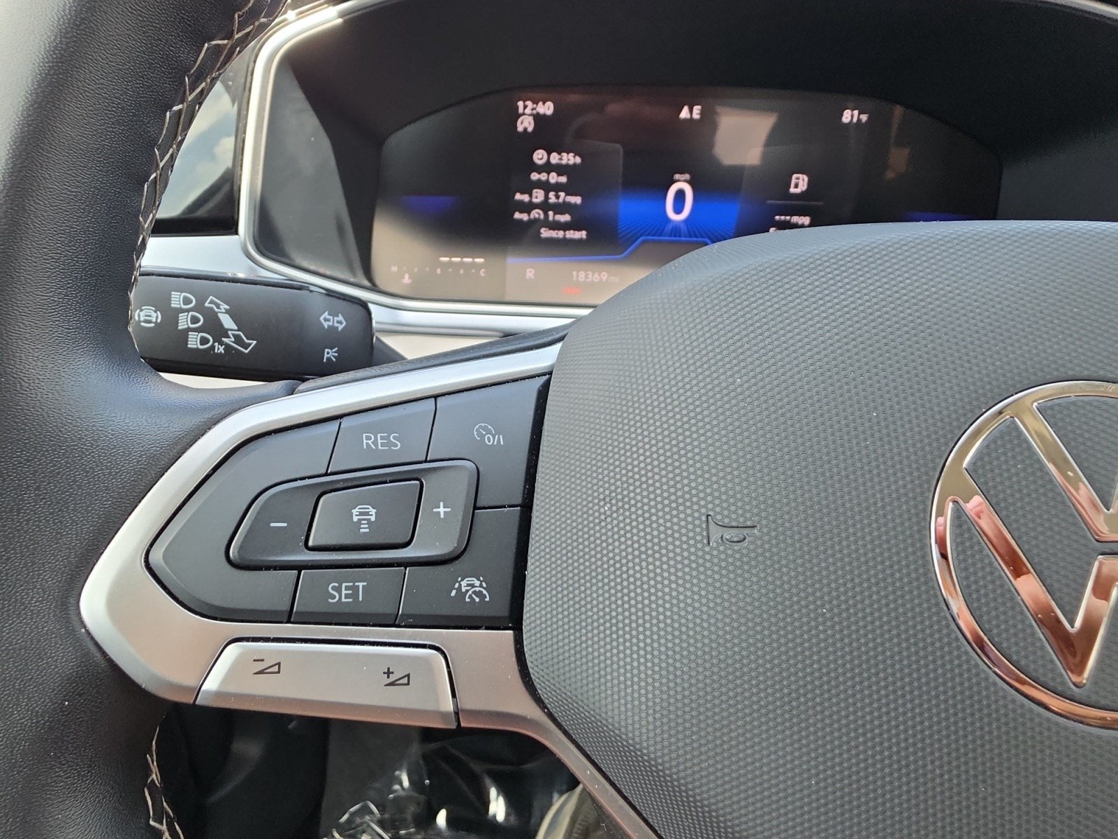 2025 Volkswagen Taos SE
