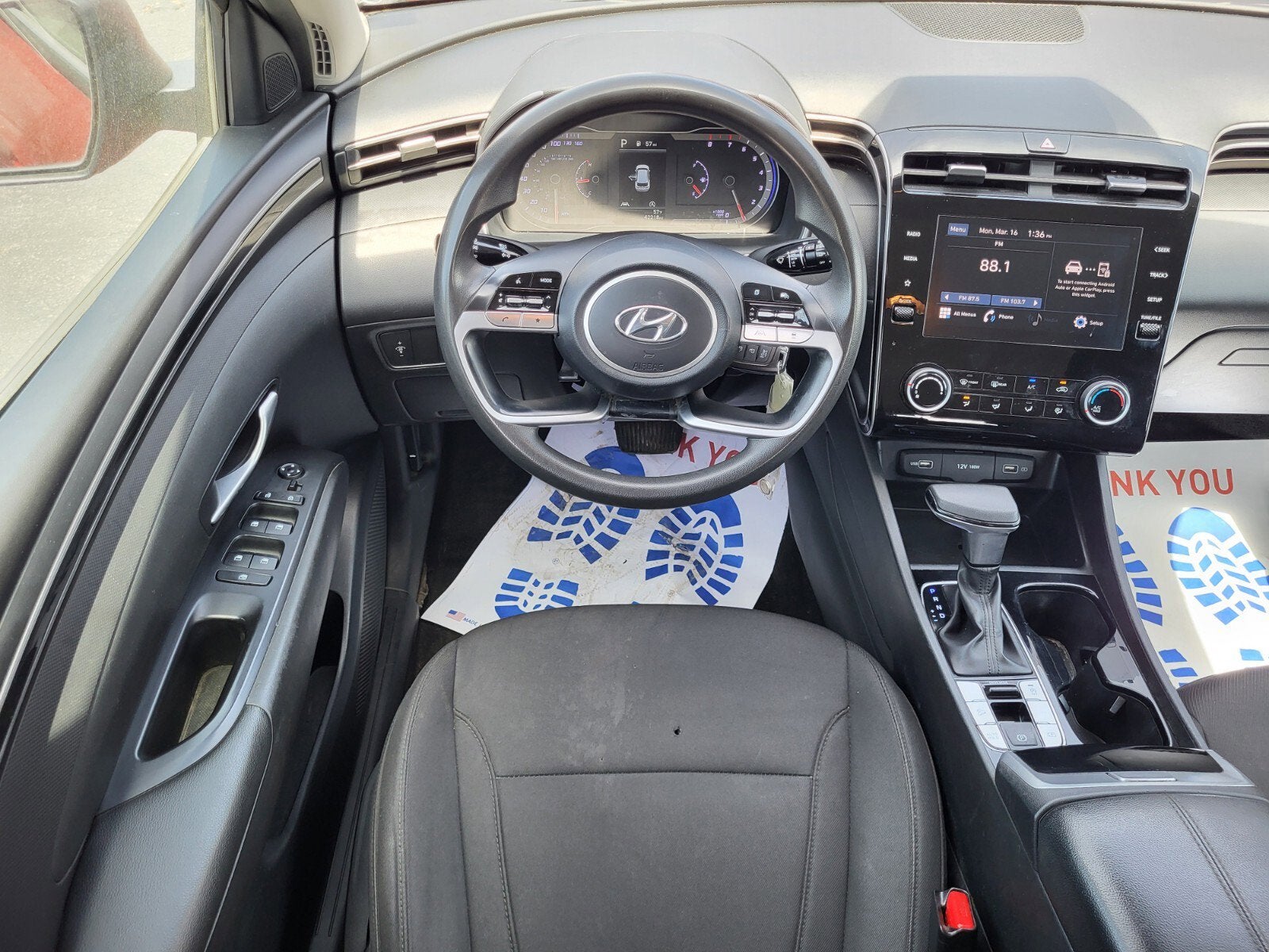 2023 Hyundai TUCSON SE