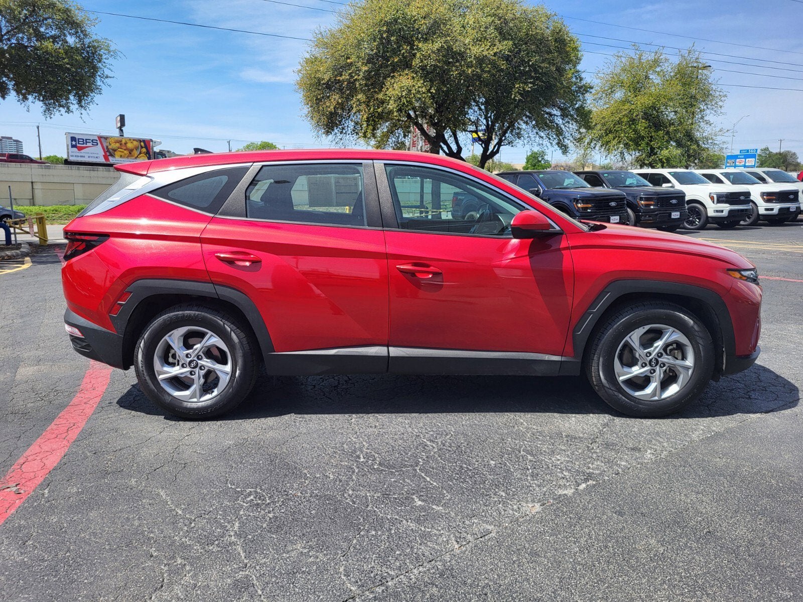 2023 Hyundai TUCSON SE
