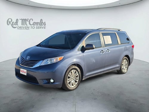 2017 Toyota Sienna XLE 8 Passenger