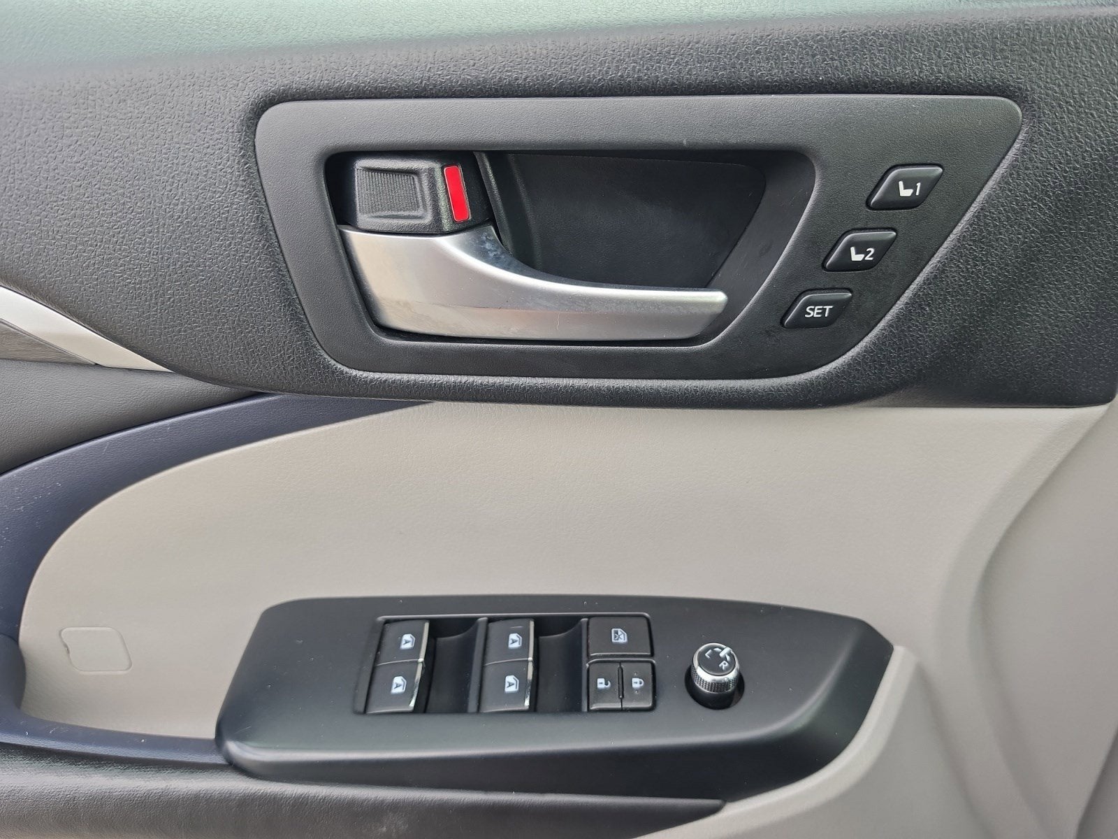 2017 Toyota Highlander Limited Platinum