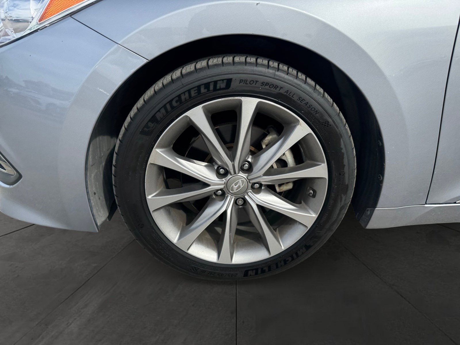 2016 Hyundai AZERA Base