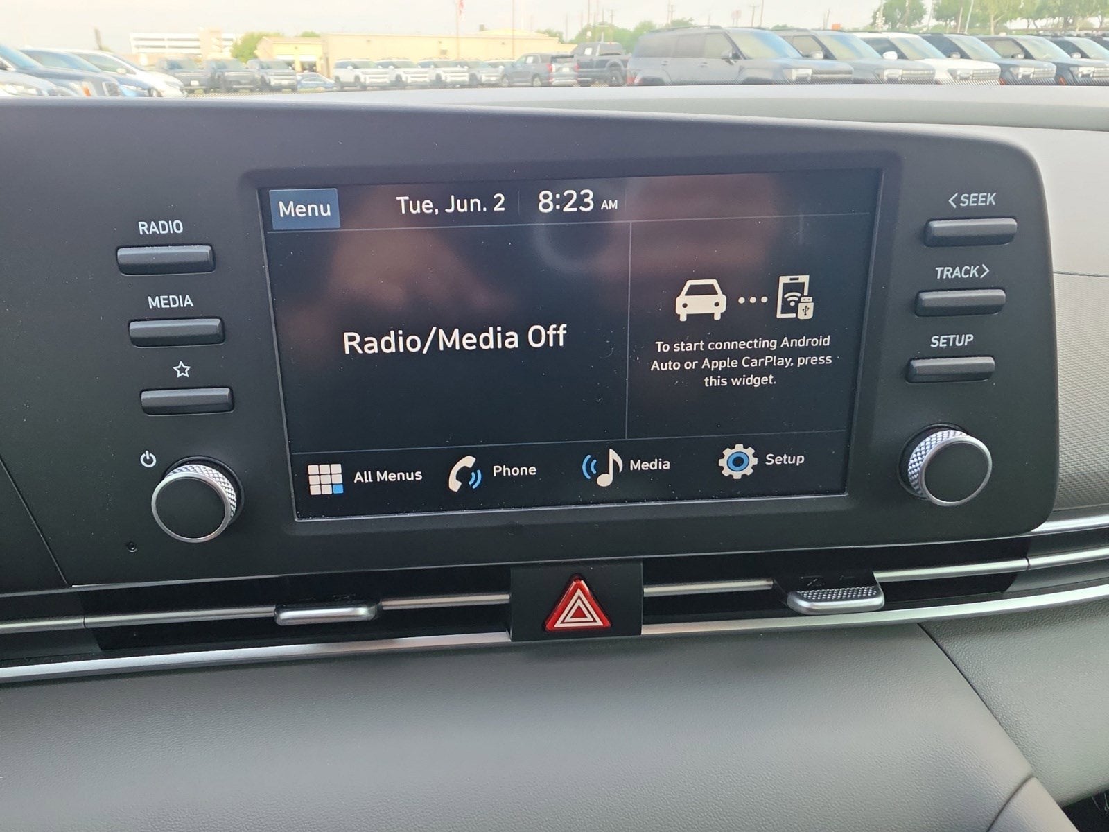 2025 Hyundai ELANTRA SE