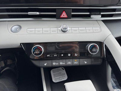 2025 Hyundai ELANTRA Limited