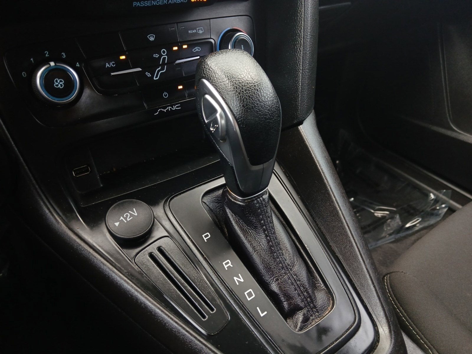 2018 Ford Focus SE W/ REARVIEW CAMERA & KEYLESS ENTRY