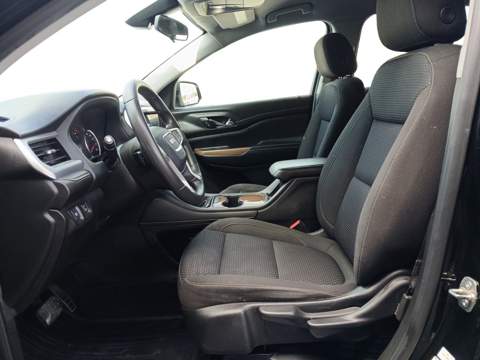 2021 GMC Acadia SLE W/ HD REARVIEW CAMERA & PARK ASSIST