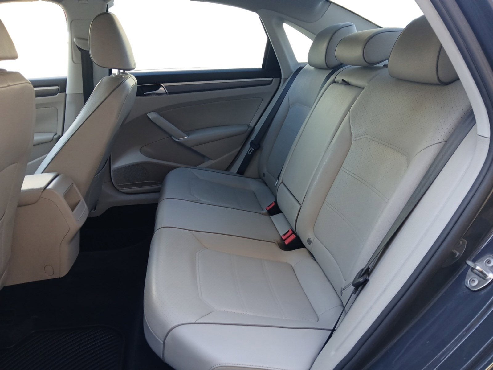 2018 Volkswagen Passat R-Line