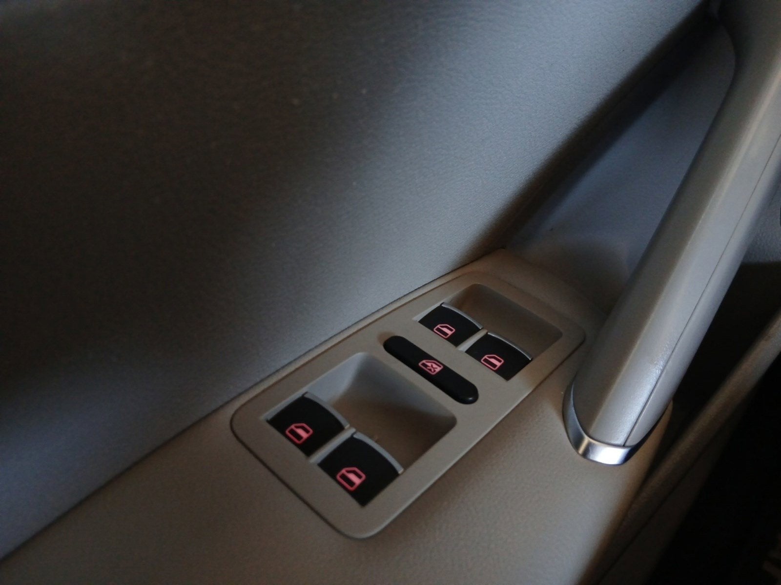 2016 Volkswagen Passat 1.8T S W/ BACKUP CAMERA & 16" ALLOY WHEELS