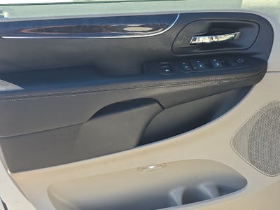 2012 Chrysler Town & Country Touring