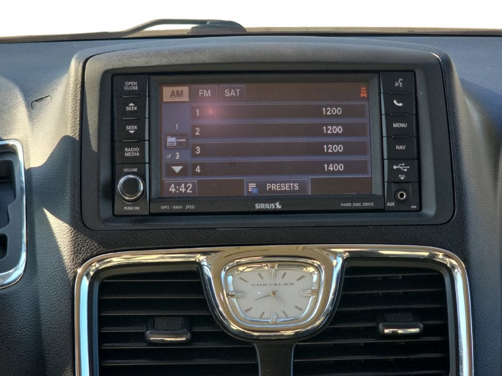 2012 Chrysler Town & Country Touring