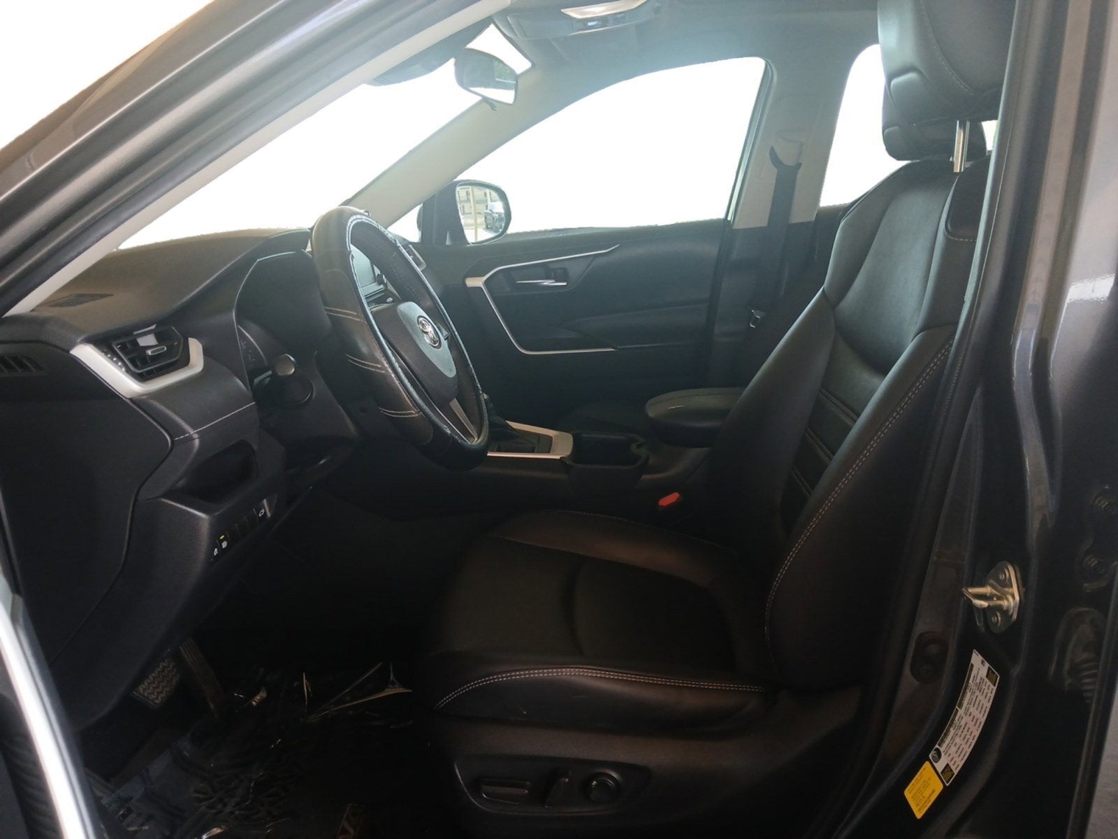 2022 Toyota RAV4 XLE Premium FWD's photo