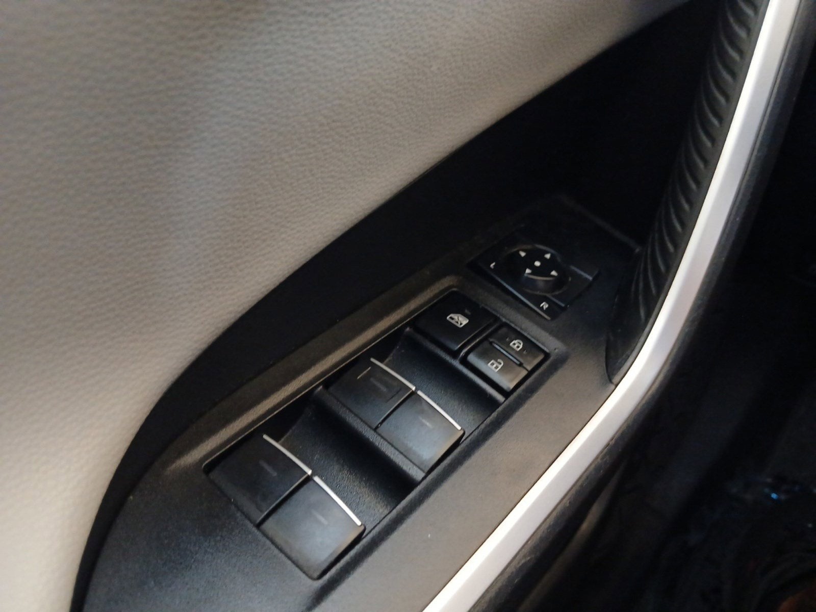 2023 Toyota RAV4 Hybrid Limited W/ BLIND SPOT MONITOR & PRE-COLLISION SYSTEM