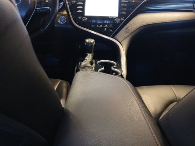 2020 Toyota Camry Hybrid XLE