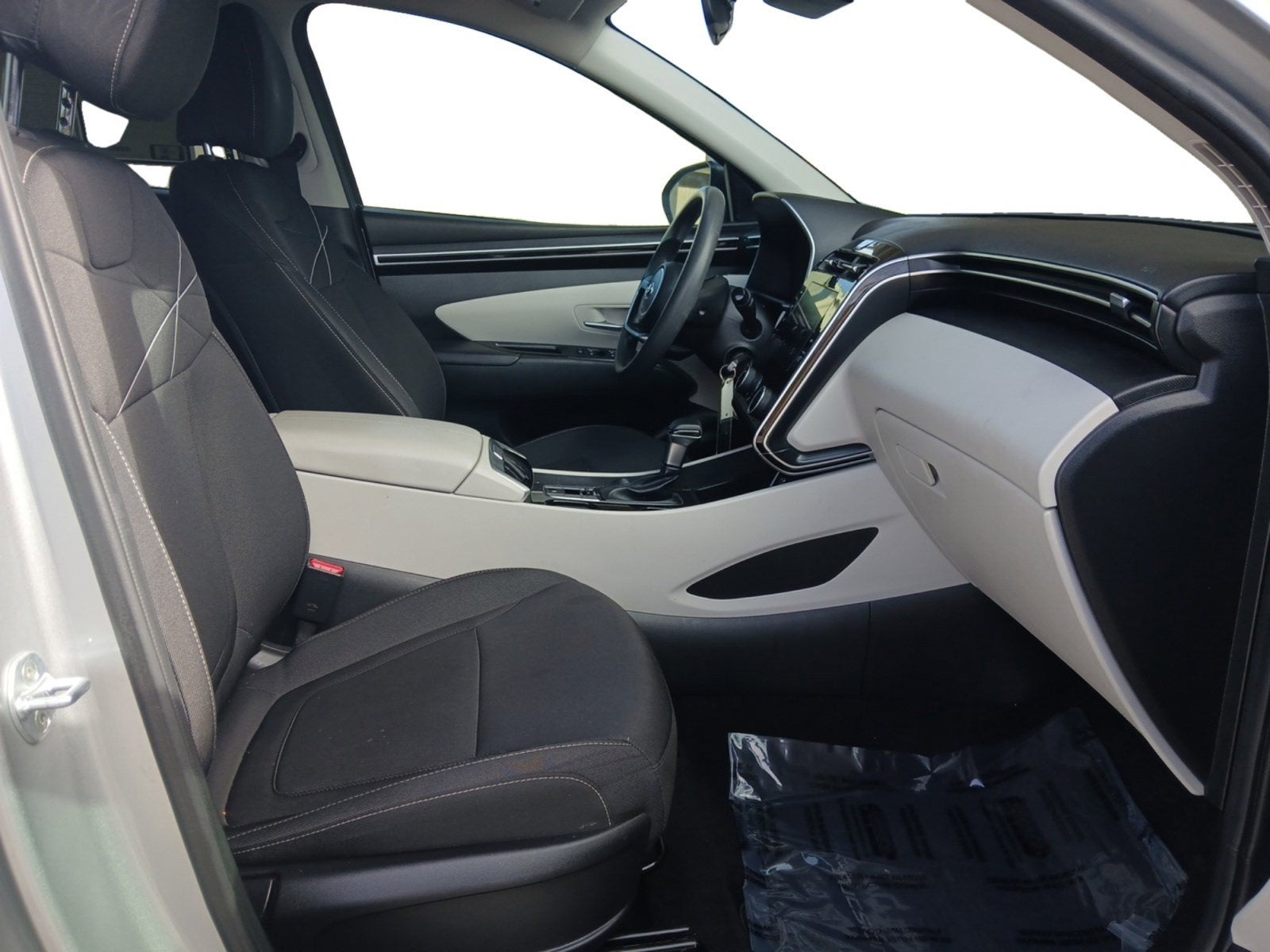 2022 Hyundai TUCSON SE