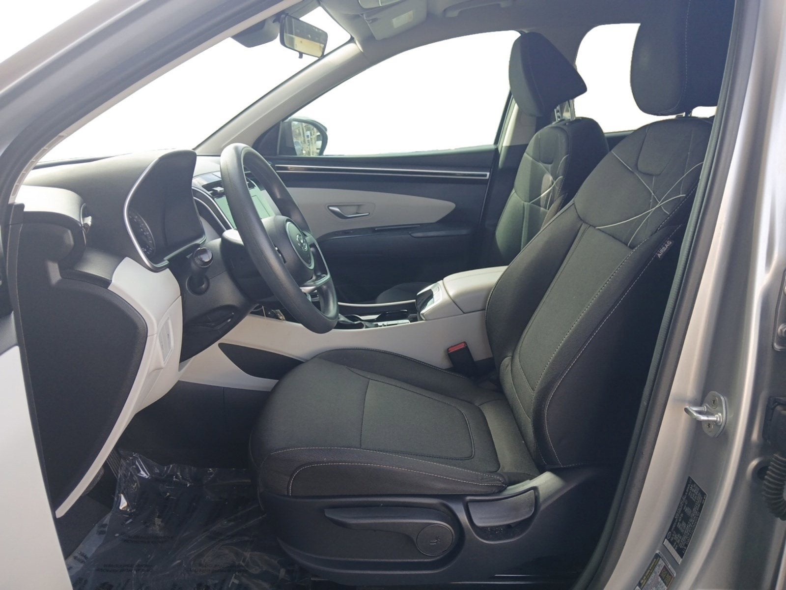 2022 Hyundai TUCSON SE