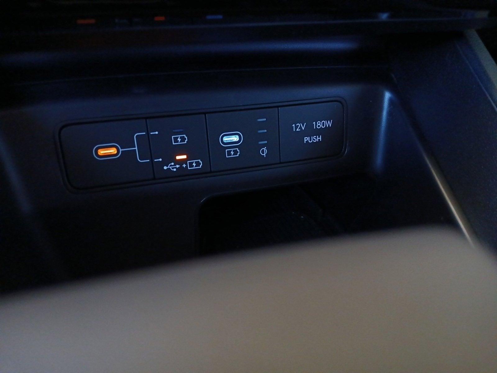 2026 Hyundai TUCSON SEL Premium W/ SMART CRUISE CONTROL & DIGITAL KEY